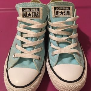 Teal converse size 4 men’s size 6 women’s runs big